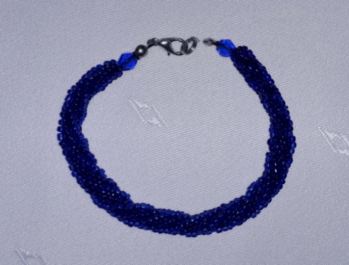 Výrobky z korálků nausnice + naramky - 4