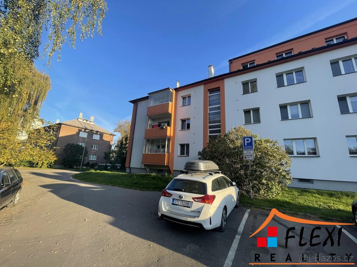 Pronájem zařízeného bytu 1+1 s balkónem, 43 m², ul. Dolní, O - 4