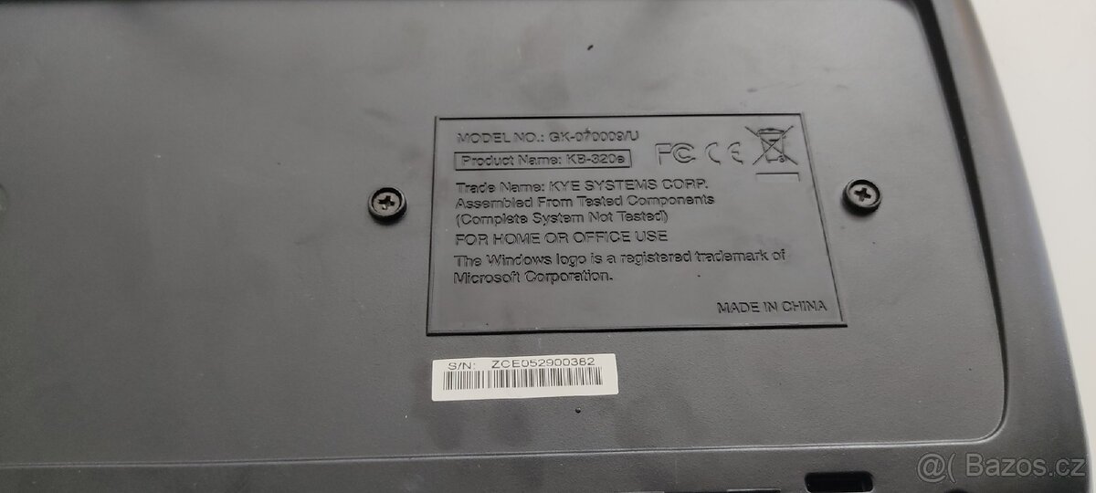 Prodám levně plně funkční klávesnicí Génius KB 320 e - 4