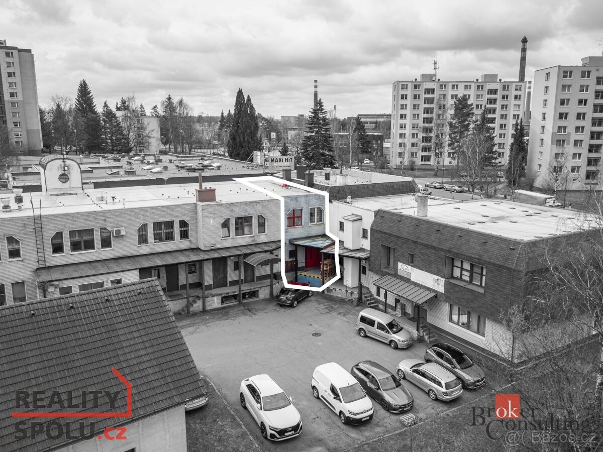 Prodej, komerční/obchodní prostory, 129 m2, Nádražní 2186/52 - 4