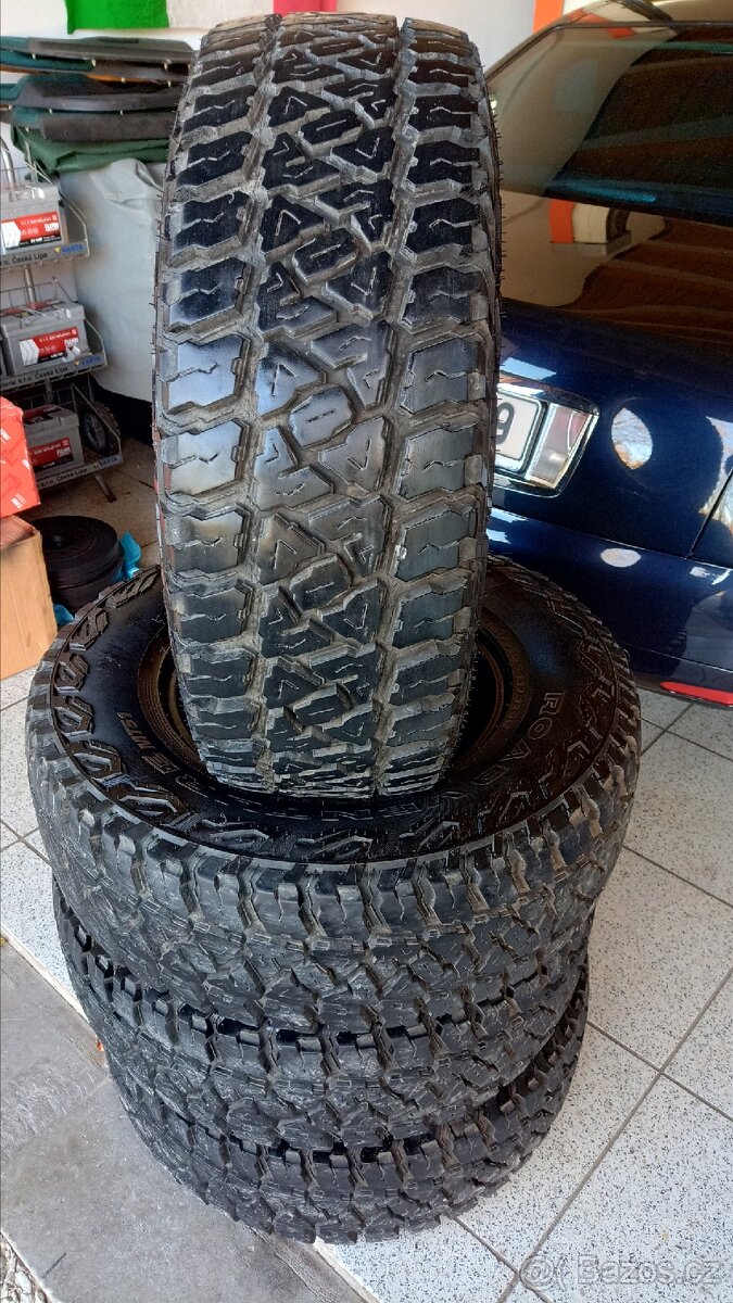 Celoroční pneu 265/70 R16 Kumho RoadVenture MT 51 M+S - 4
