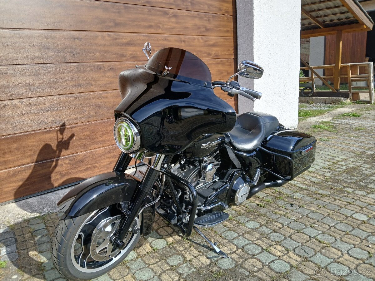 Harley-Davidson FLHX Street Glide 103 - 4