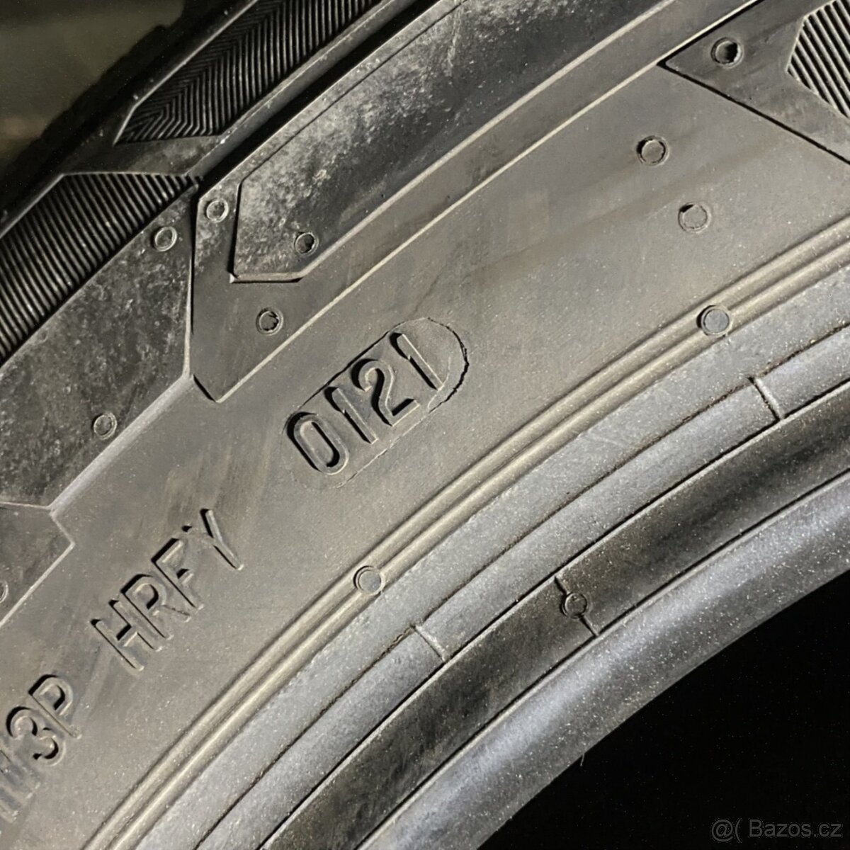 Zimní pneu 215/60 R17C 109/107T Continental 5mm - 4
