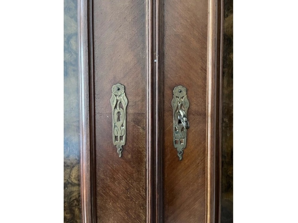 Starožitná skříň, 2643 - 4