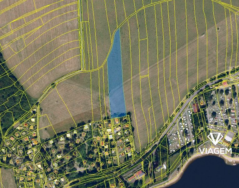 Pole 11 645 m² - 4