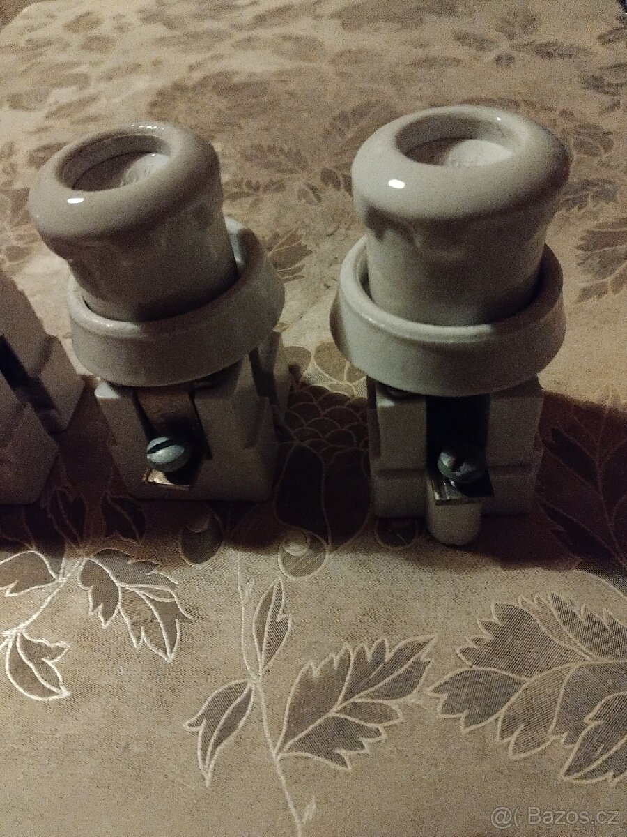 PORCELÁNOVÉ SPODKY - 4
