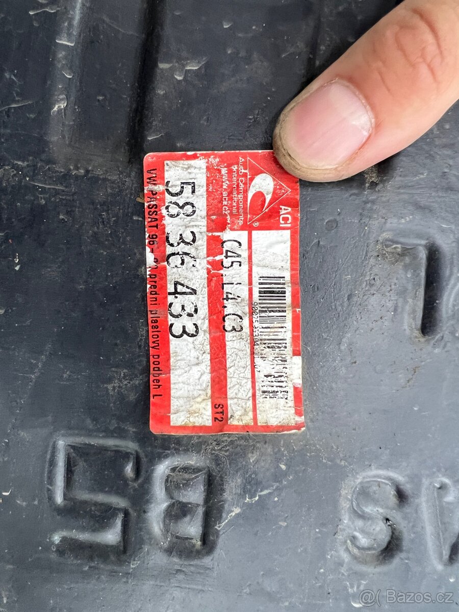 Passat b5 Podběhy a kryt pod motor - 4