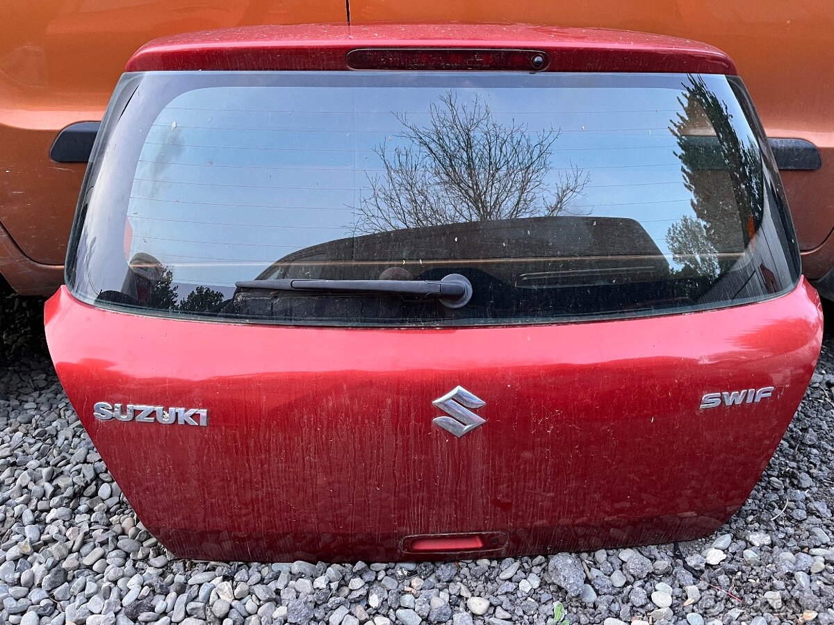 Suzuki swift dvere + kufr - 4