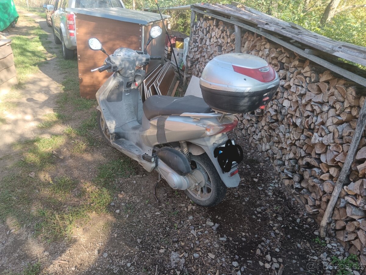 Skútr Honda Dylan 125 - 4