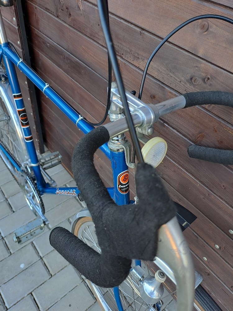 ZÁNOVNÍ ULOŽENKOVÝ Favorit vhodný jako dekorace podniku - 4