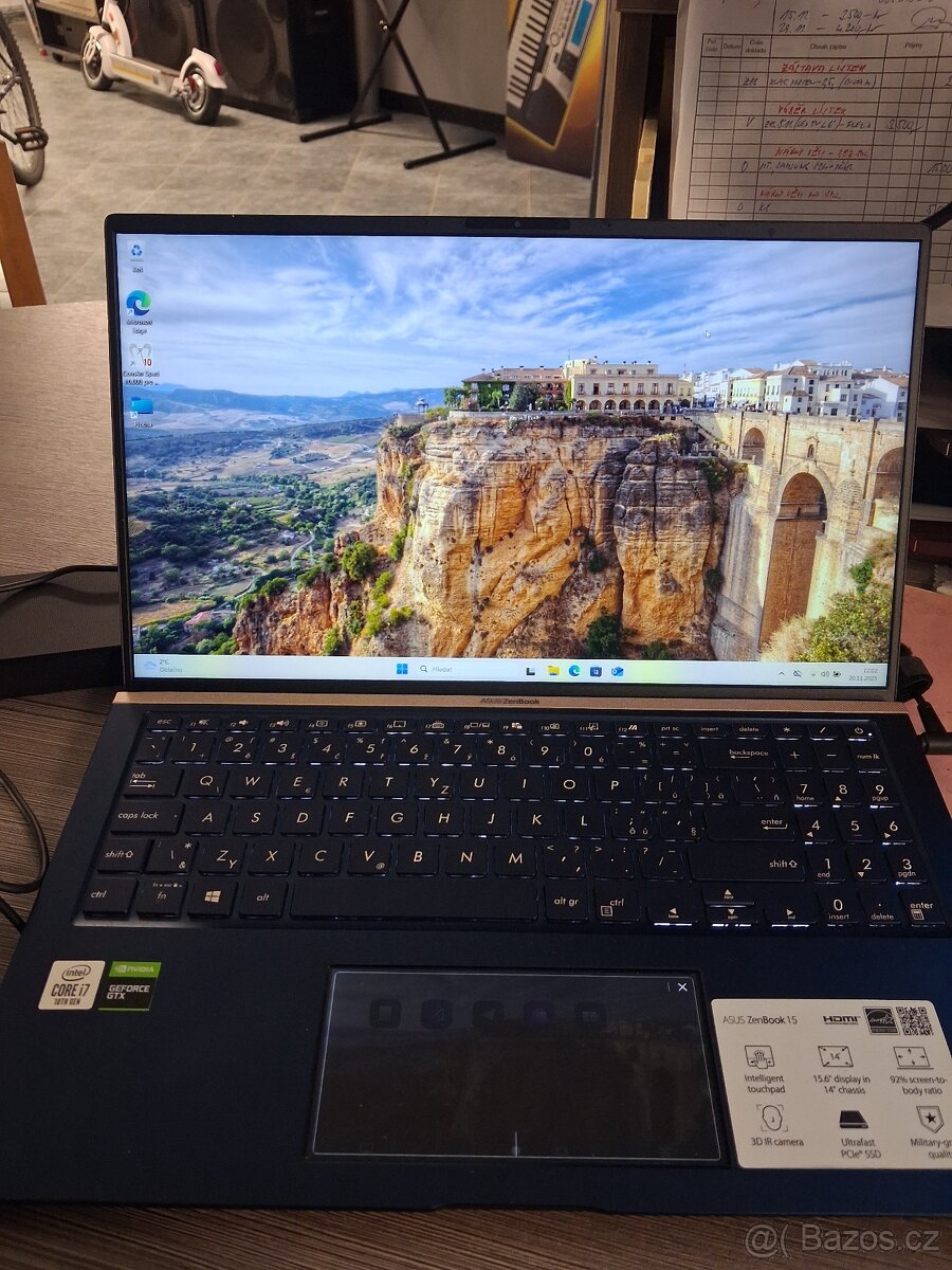 Asus UX534FTC-A8358T - 4