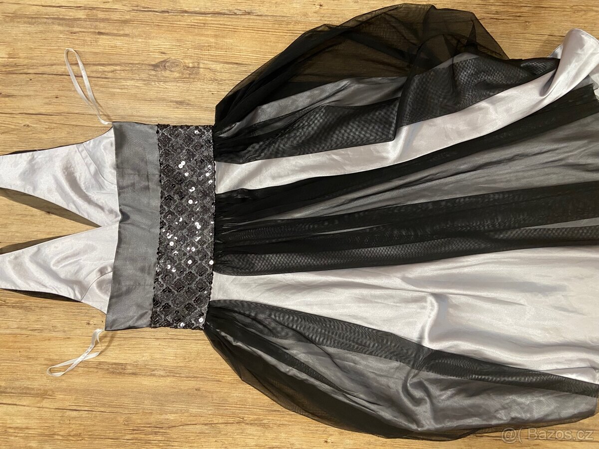 Šaty odhalené záda - 4