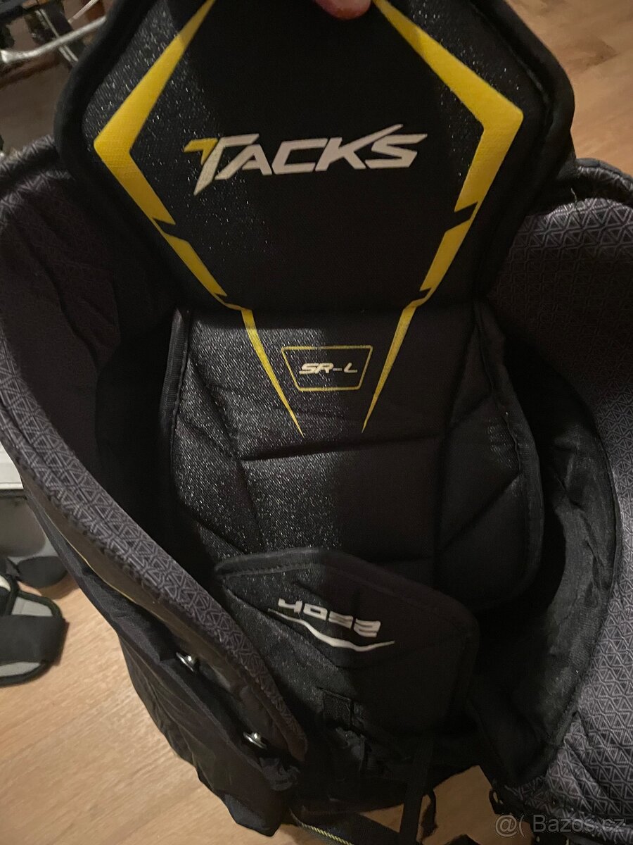 Hokejová výstroj - 4