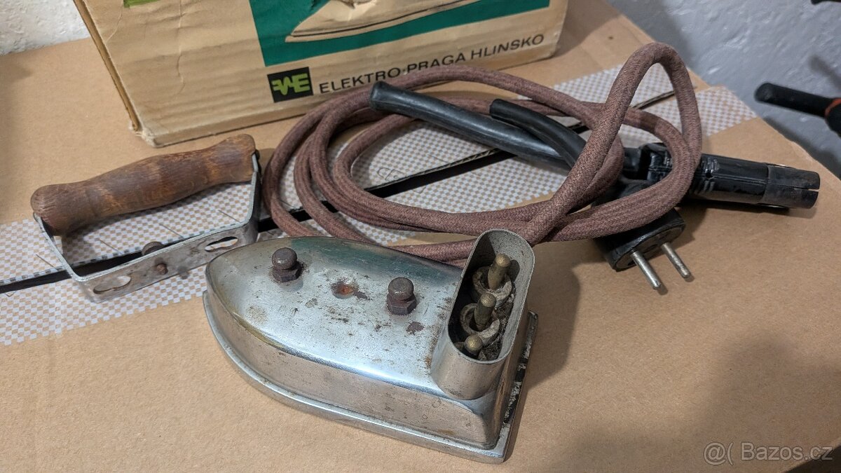 Historická žehlička elektrická - 4
