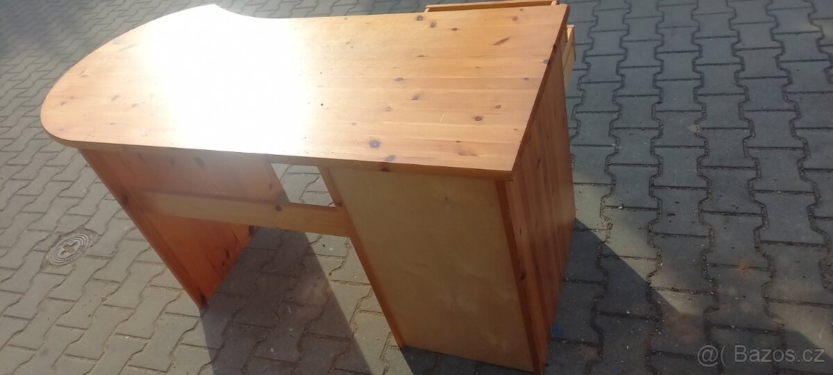 Dřevěný stůl - 4