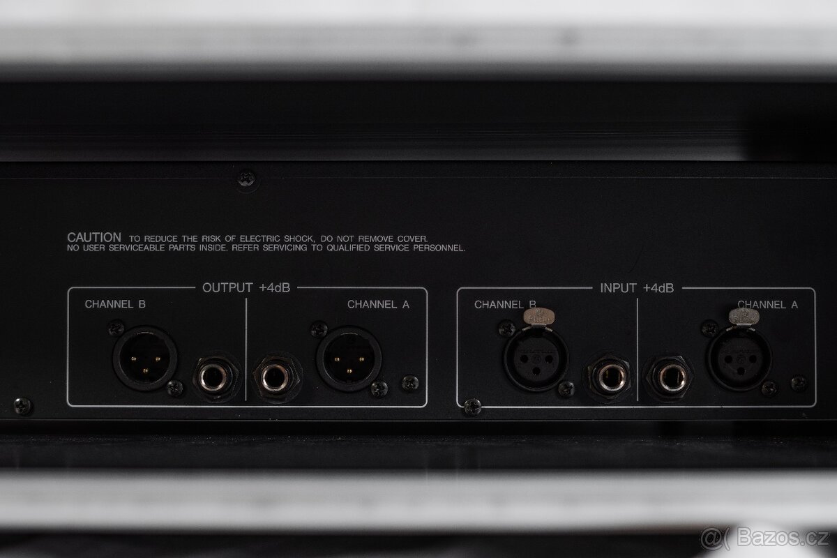 Equalizer YAMAHA Q 2031B & case - 4
