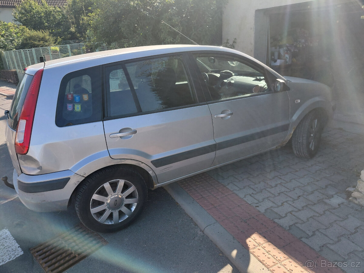 Ford Fusion - 4