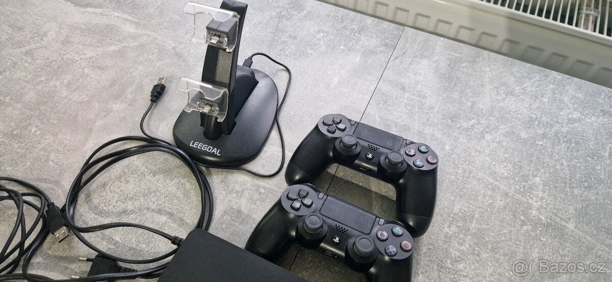 Prodám PS4 Slim 1TB - 4