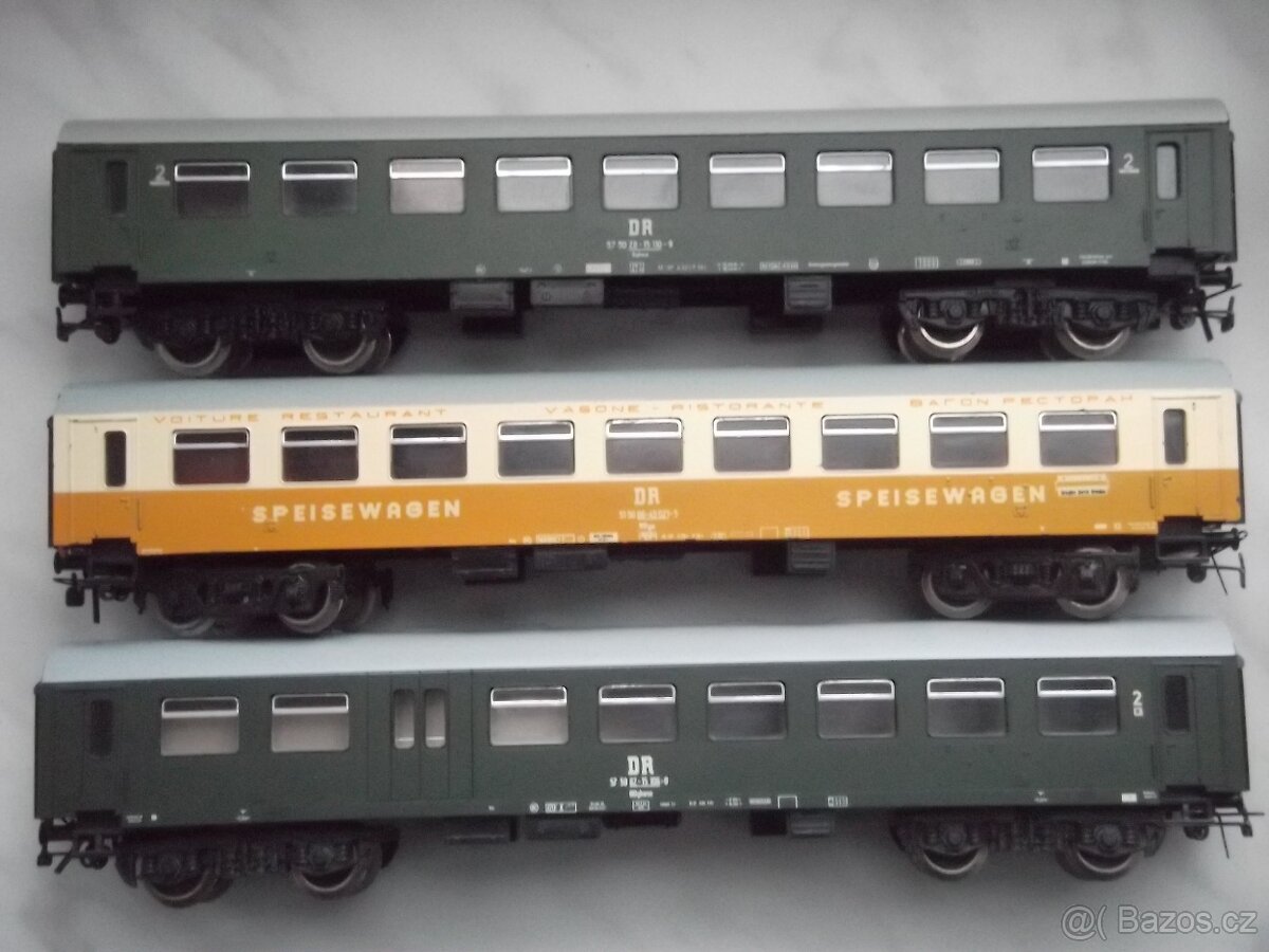 Osobní Piko vláčky H0 - 4