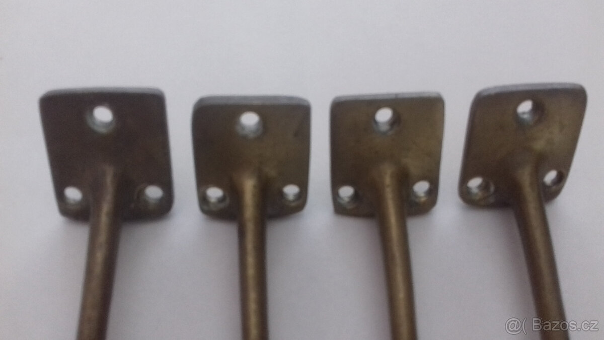 Mosazné dorazy -zarážky na okna.Cena zy 4ks. - 4