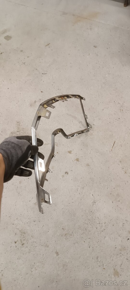 Chromový rámeček masky Škoda Superb 3 - 4