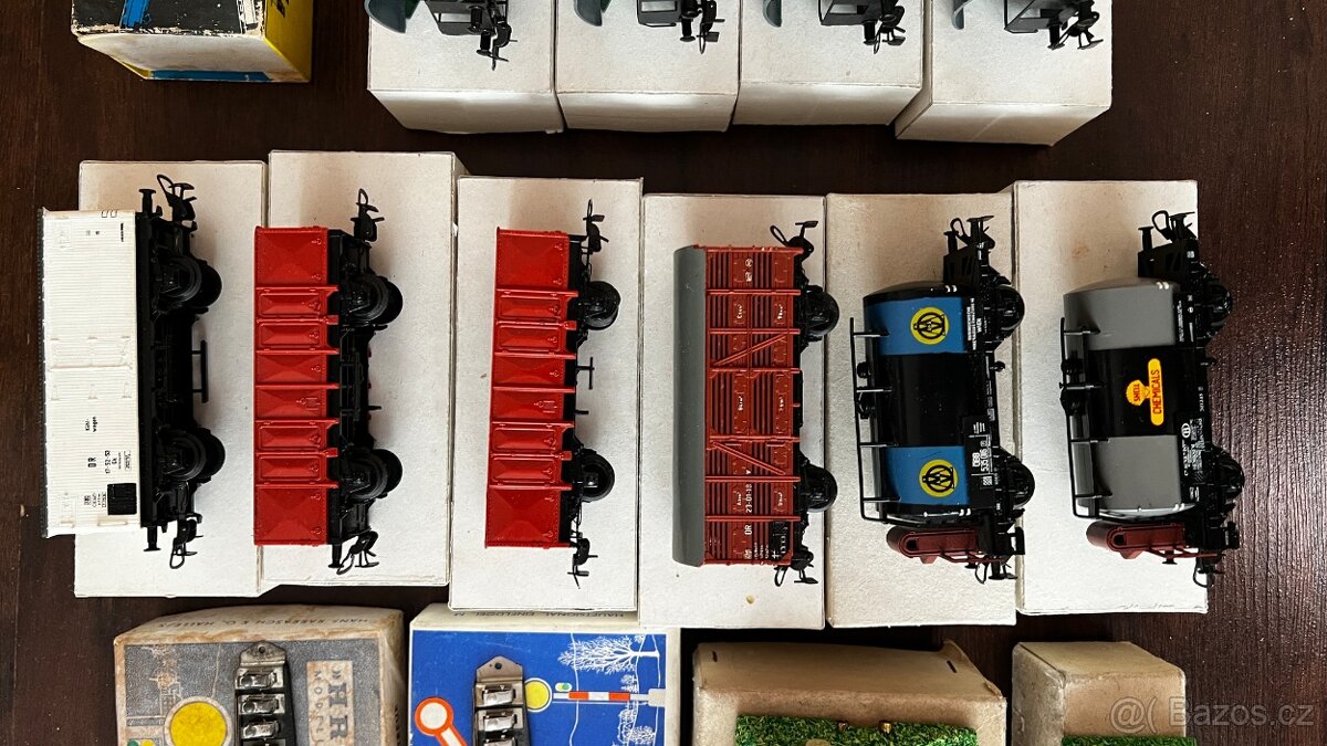 Železnice HO - vláčky, domečky, koleje - 4