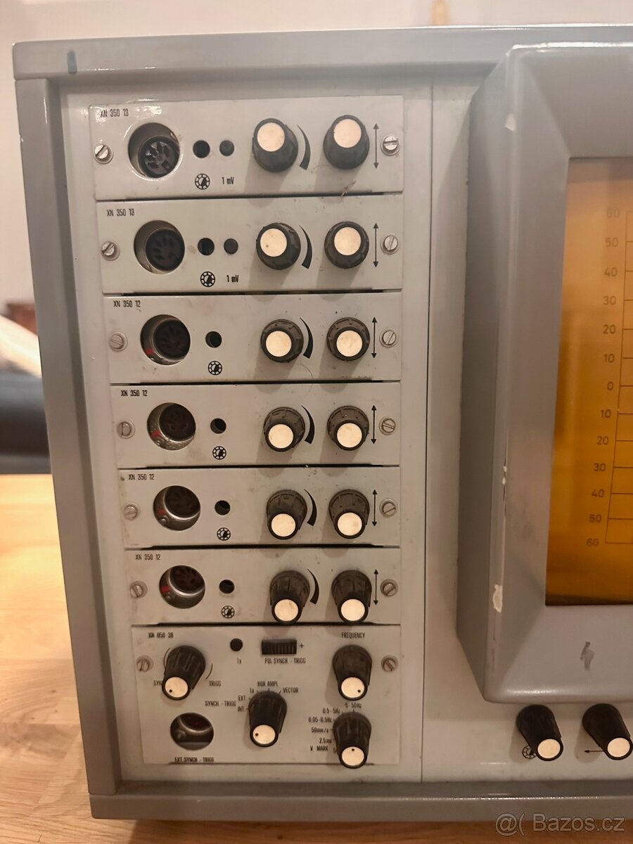 Tesla Osciloskop pomaloběžný analogový - 4