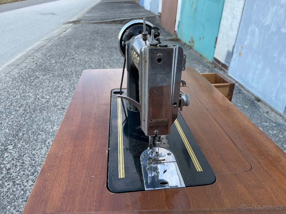 Šicí stroj - 4