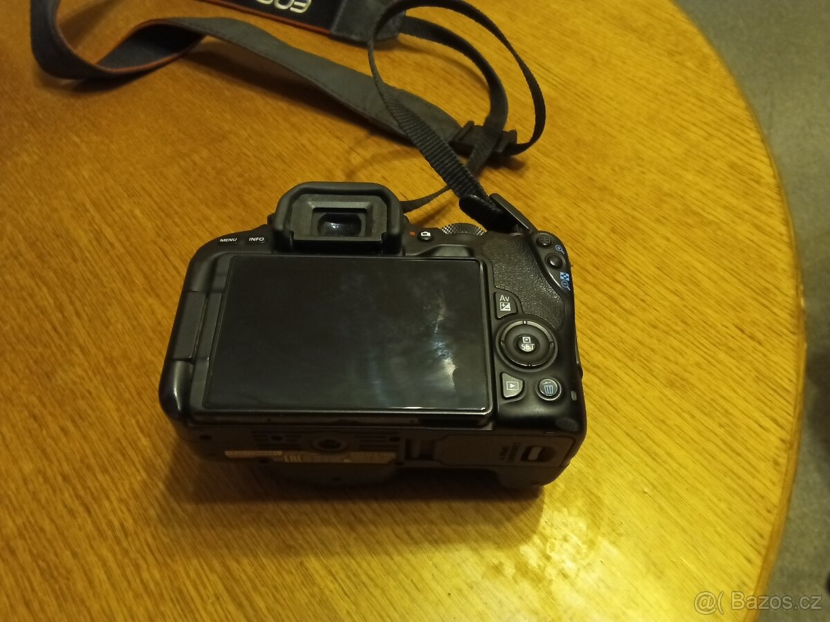 Canon EOS 200D + 18-55mm - 4