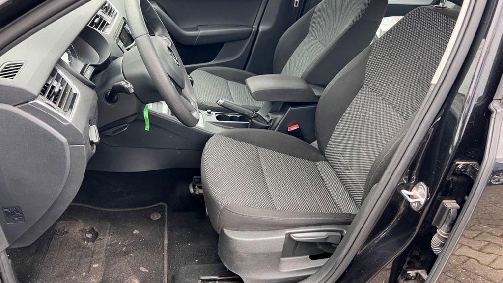 BOLT UBER ŠKODA OCTAVIA 3 PRONÁJEM TAXI - 4