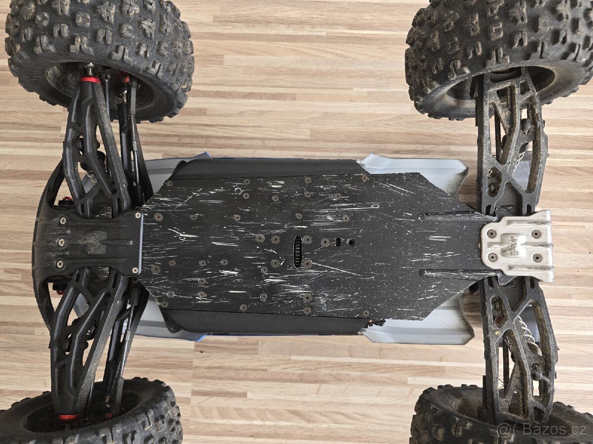Arrma Kraton 6S s bateriemi - 4