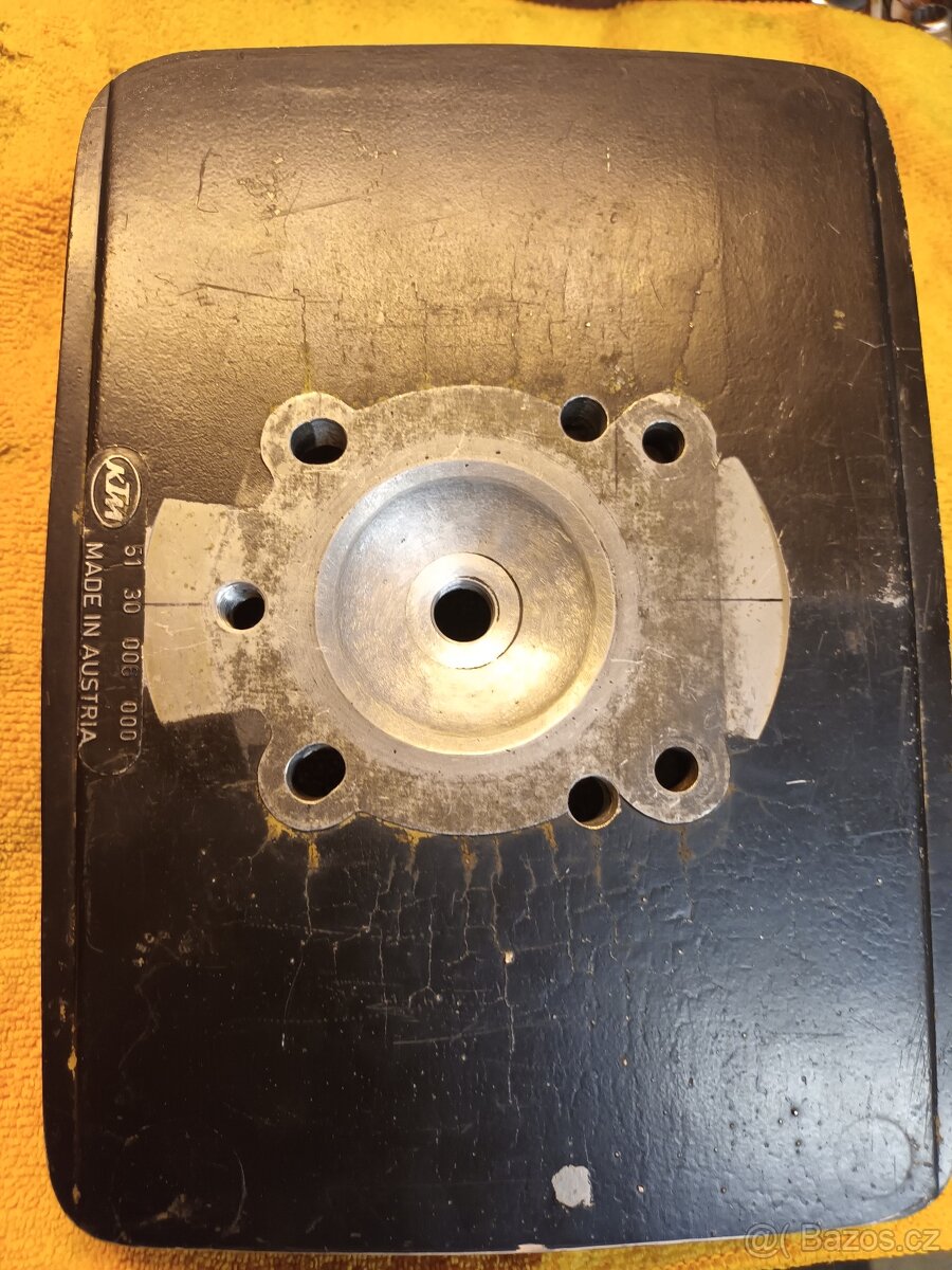 ČZ 175/477-180/487 soutěžní stavba motoru - 4