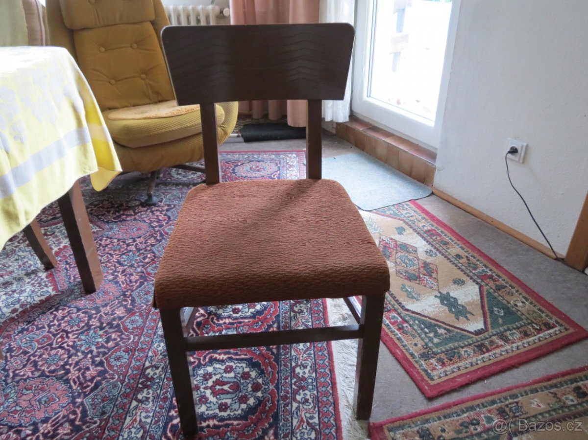 Prodej stolu a 4 židlí - 4