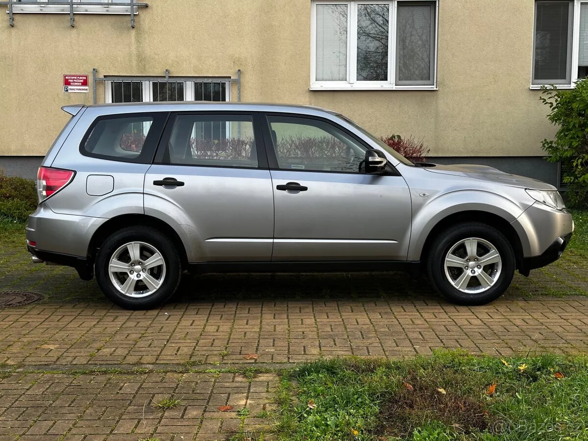 Subaru Forester SH 2.0 D 108kW 4x4 SUV ALU kola Tažné 2 tuny - 4
