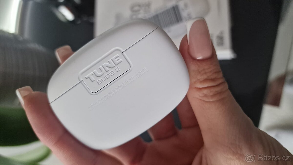 JBL Tune Buds 2 bílá - 4