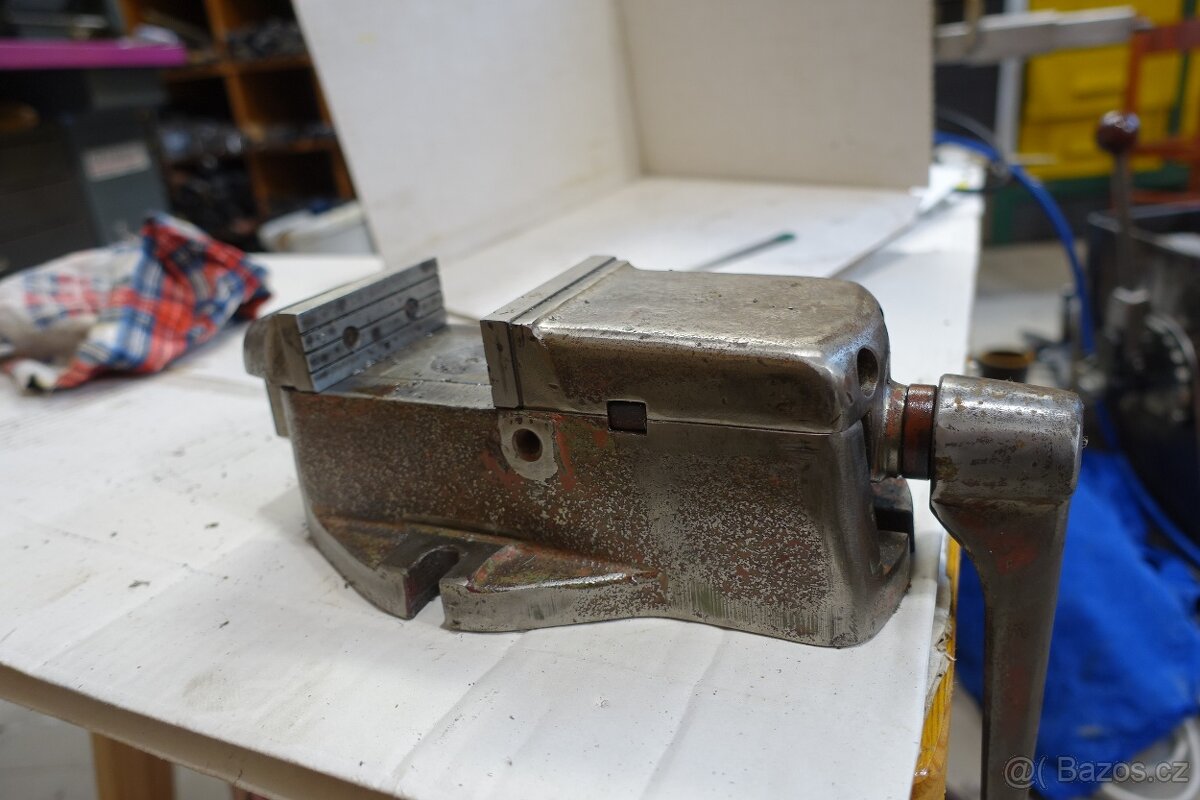 Strojní svěrák čelisti 80mm, rozevření 70mm + klika 17mm - 4