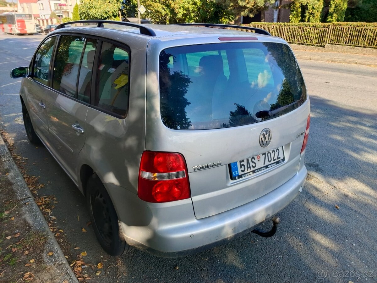 Volkswagen Touran 2.0TDi 103kW, RV 2005, AUTOMAT, Tažné - 4