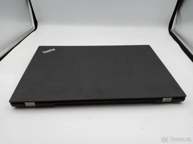 Lenovo Thinkpad T570 | i5 • 8GB RAM • 256GB SSD - 4