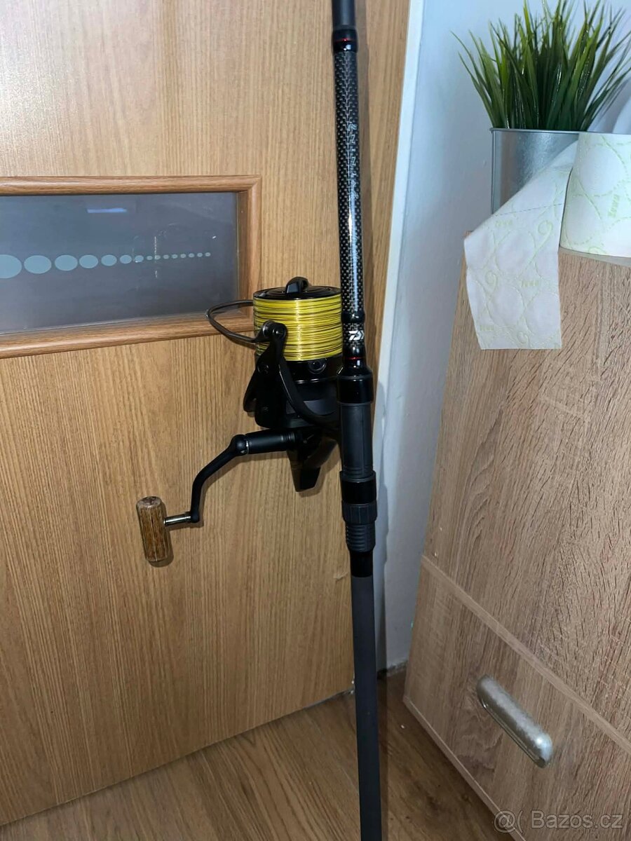 Kaprové pruty Daiwa s navijáky - 4
