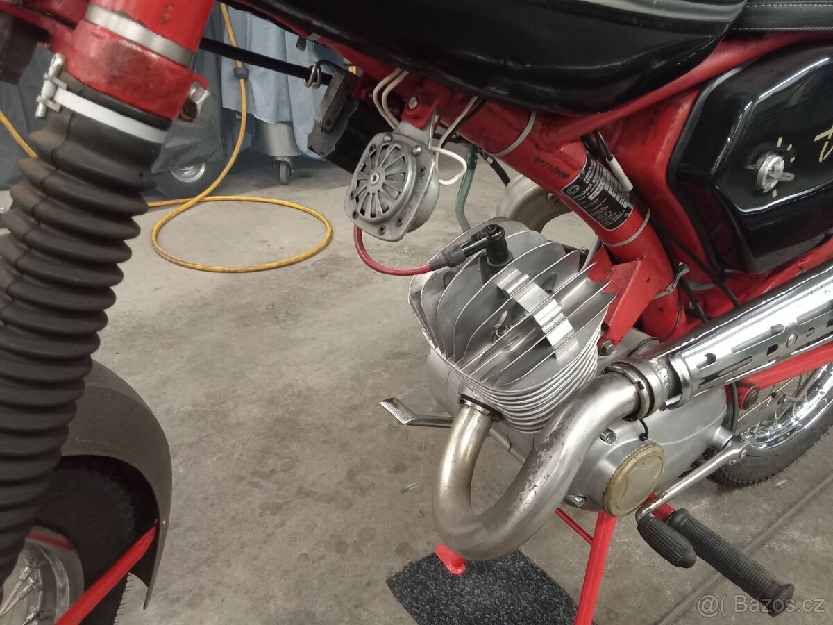 Jawa 90 - 4