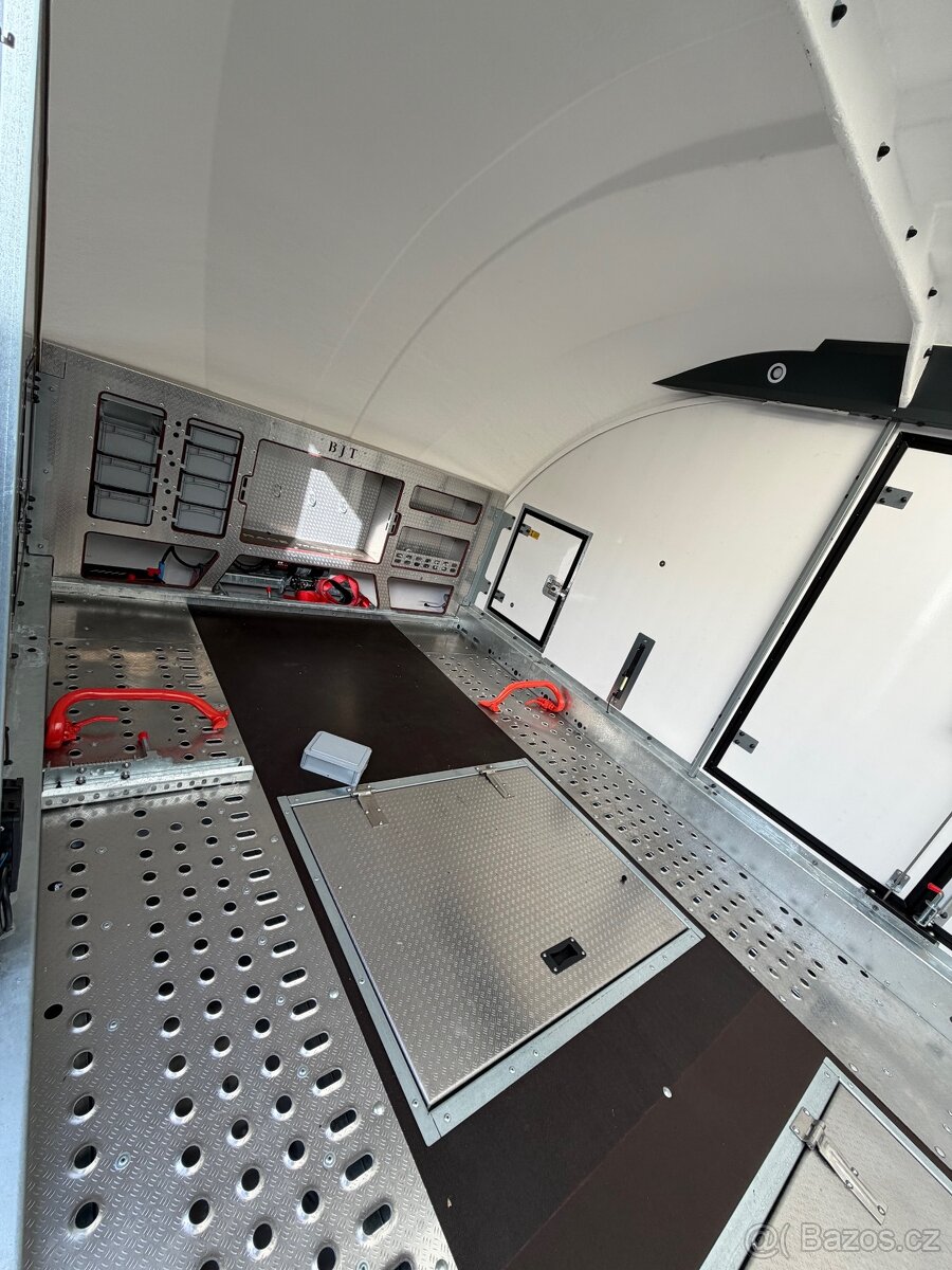 Uzavřený autopřepravník Brian James Trailers Race 5 - 4