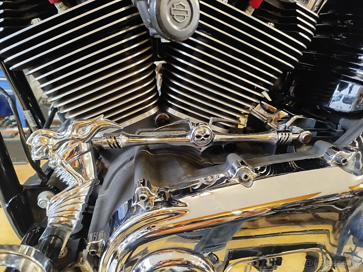 Harley Davidson fxcwc softail rocker 1584ccm , 52kw , 5/2008 - 4