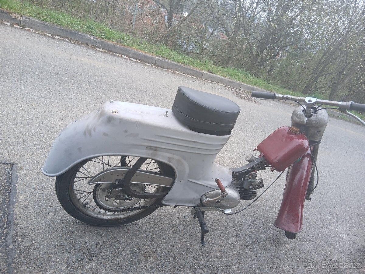 Jawa 555 - 4