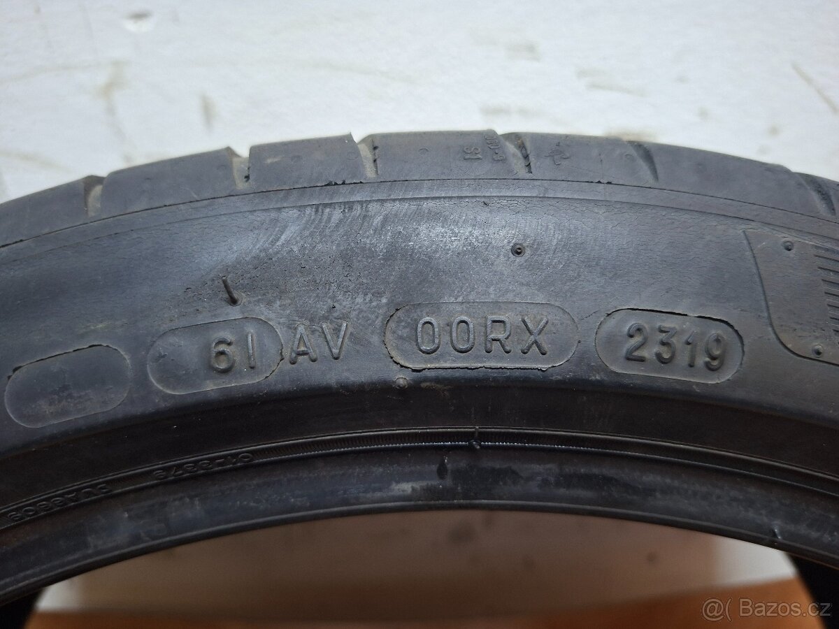 Letní pneu 235/40/19 - 4