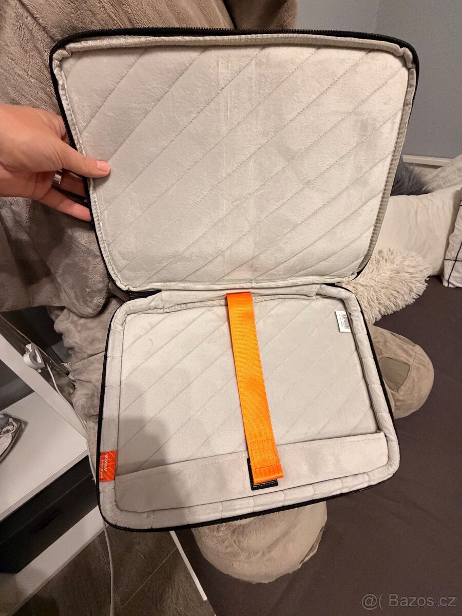 Tomtoc Briefcase 16" MacBook Pro - 4