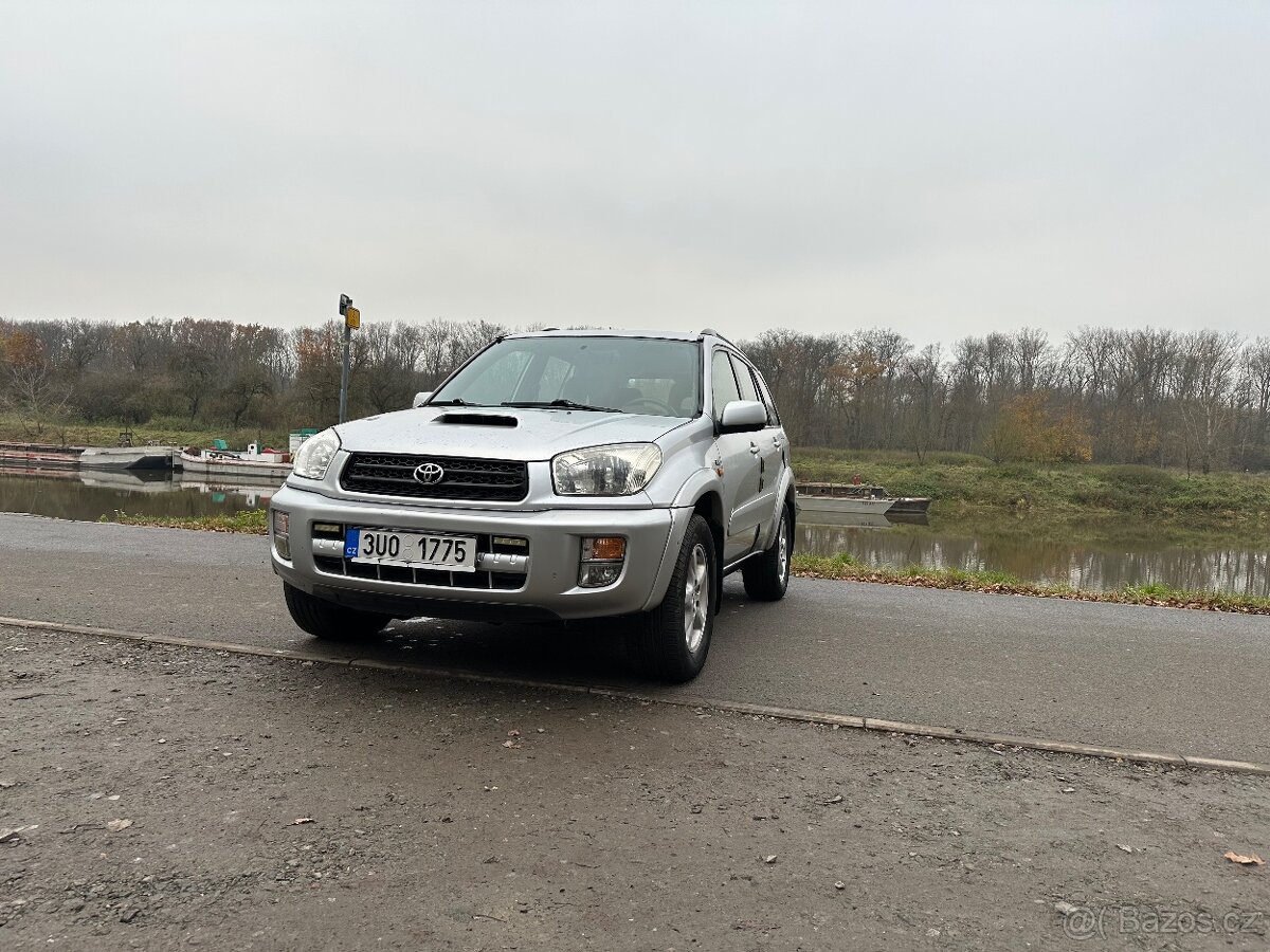 TOYOTA Rav4 2.0 D4D 4x4 Zachovalá - 4