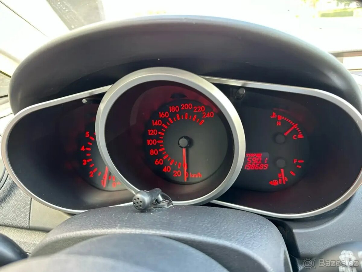 PRODÁM UNIKÁTNÍ SUV MAZDA CX-7 - 4