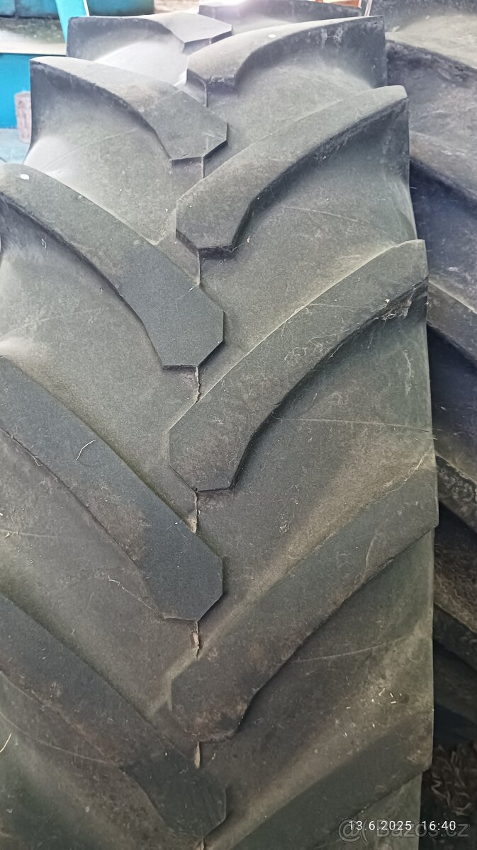 Traktorové pneu 16,9 R34 - 4