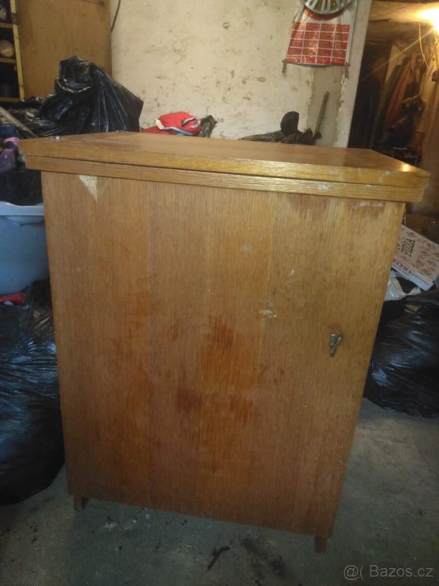 Retro šicí stroj - 4