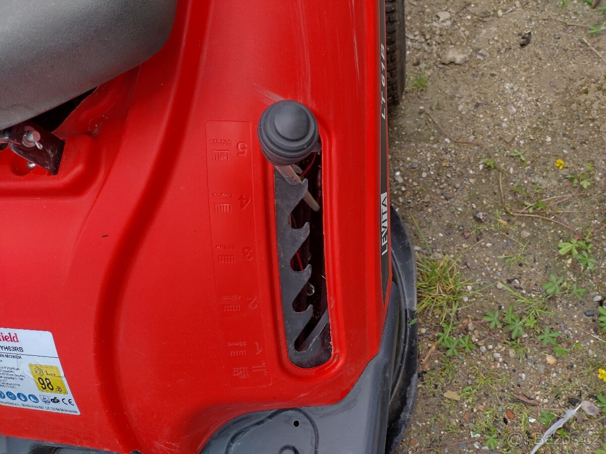 Zahradní traktůrek (rider) - 4